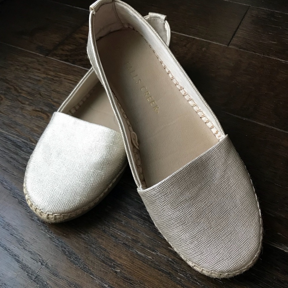 NWT - Slip On Shoes - Picture 2 of 7